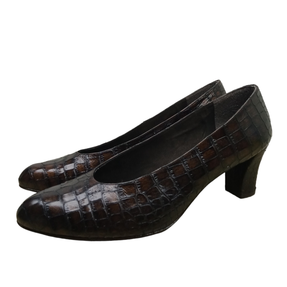 Stuart Weitzman  crocodile Leather Shoes Size 10